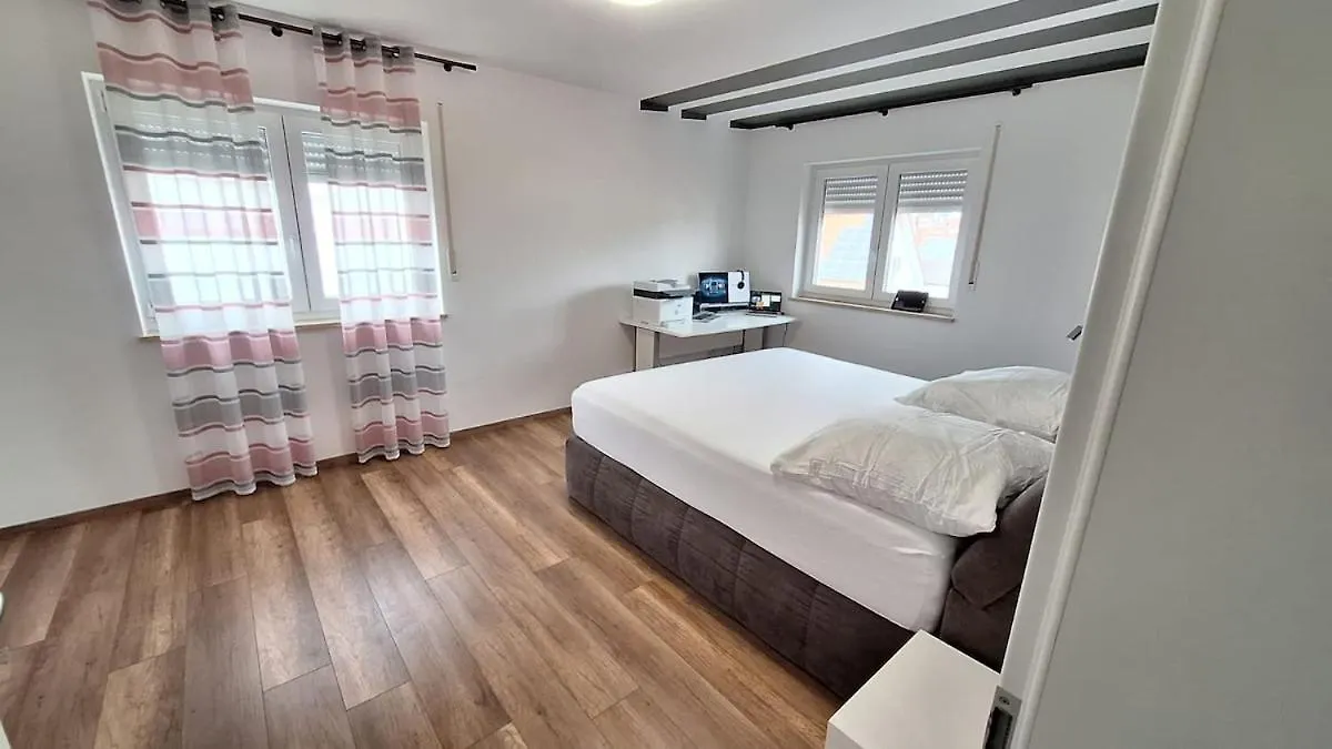 Comfortable Semi-Detached House Pörnbach 아파트
