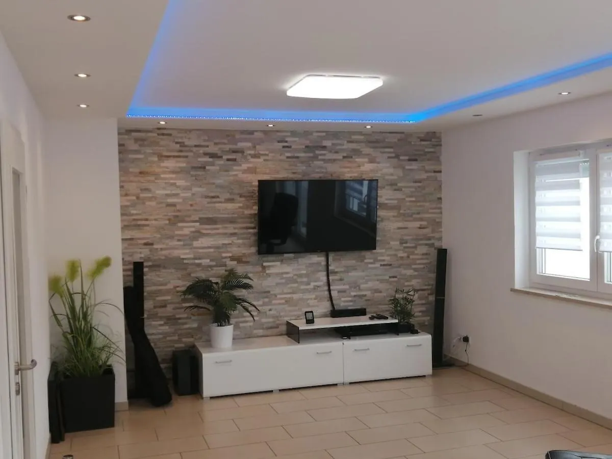 아파트 Comfortable Semi-Detached House Pörnbach 독일