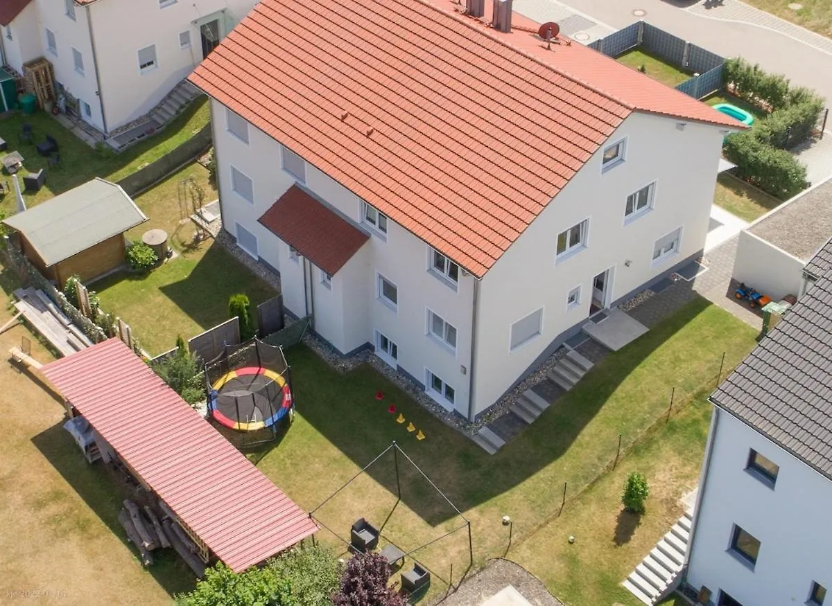 아파트 Comfortable Semi-Detached House Pörnbach